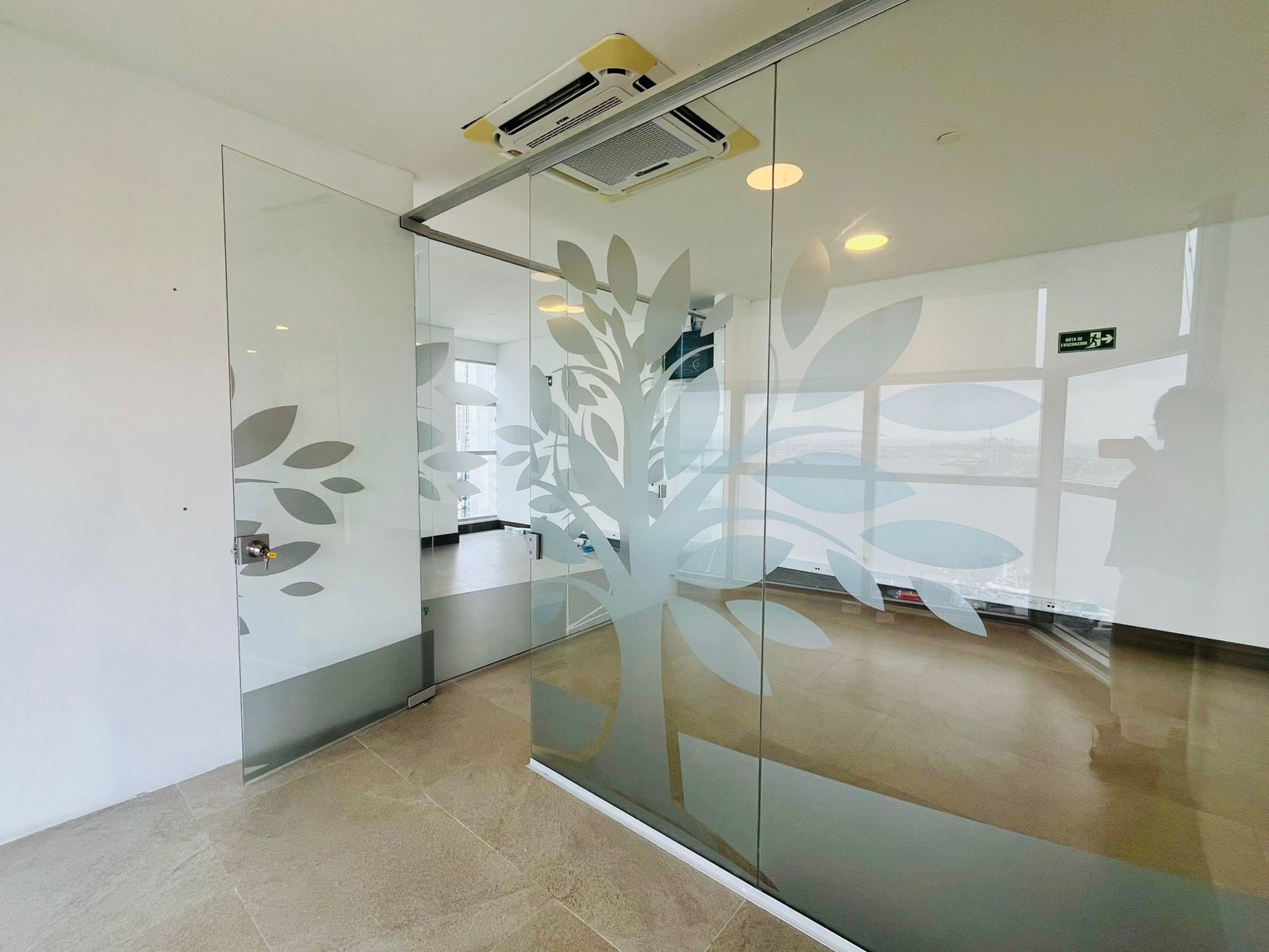 OFICINA EN ARRIENDO BOCAGRANDE - CARTAGENA