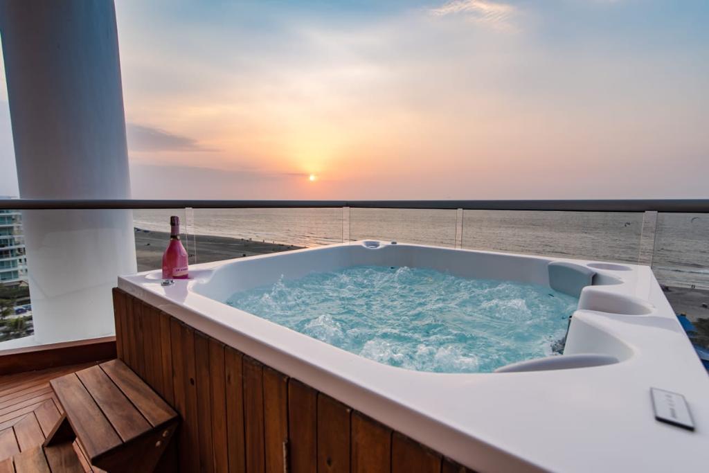 PENTHOUSE AMOBLADO EN ARRIENDO, ZONA NORTE - CARTAGENA