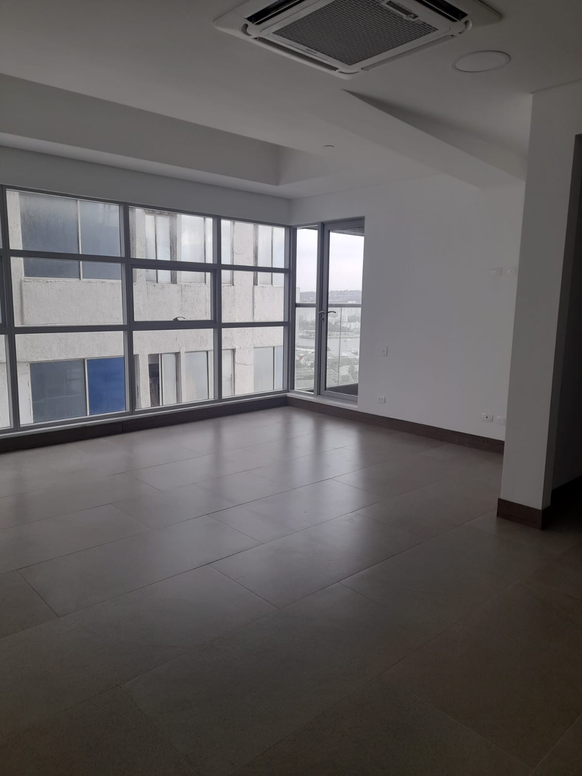 OFICINA EN ARRIENDO BOCAGRANDE - CARTAGENA