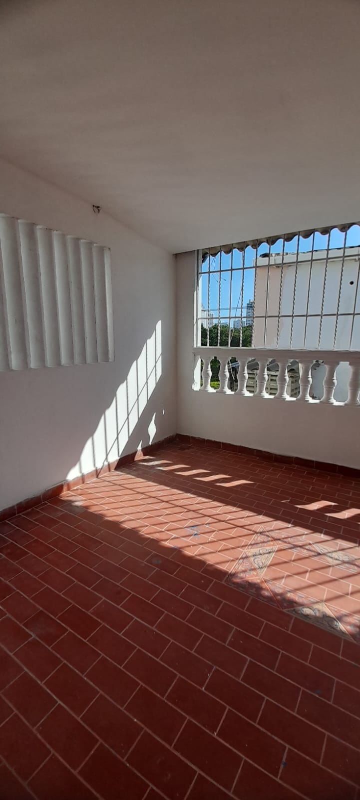 ARRIEDO APARTAMENTO EN PIE DE LA POPA