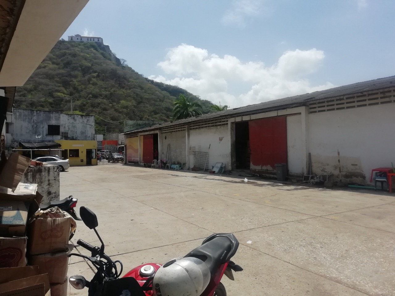 Venta de Local con Lote en Pie de la Popa - Cartagena