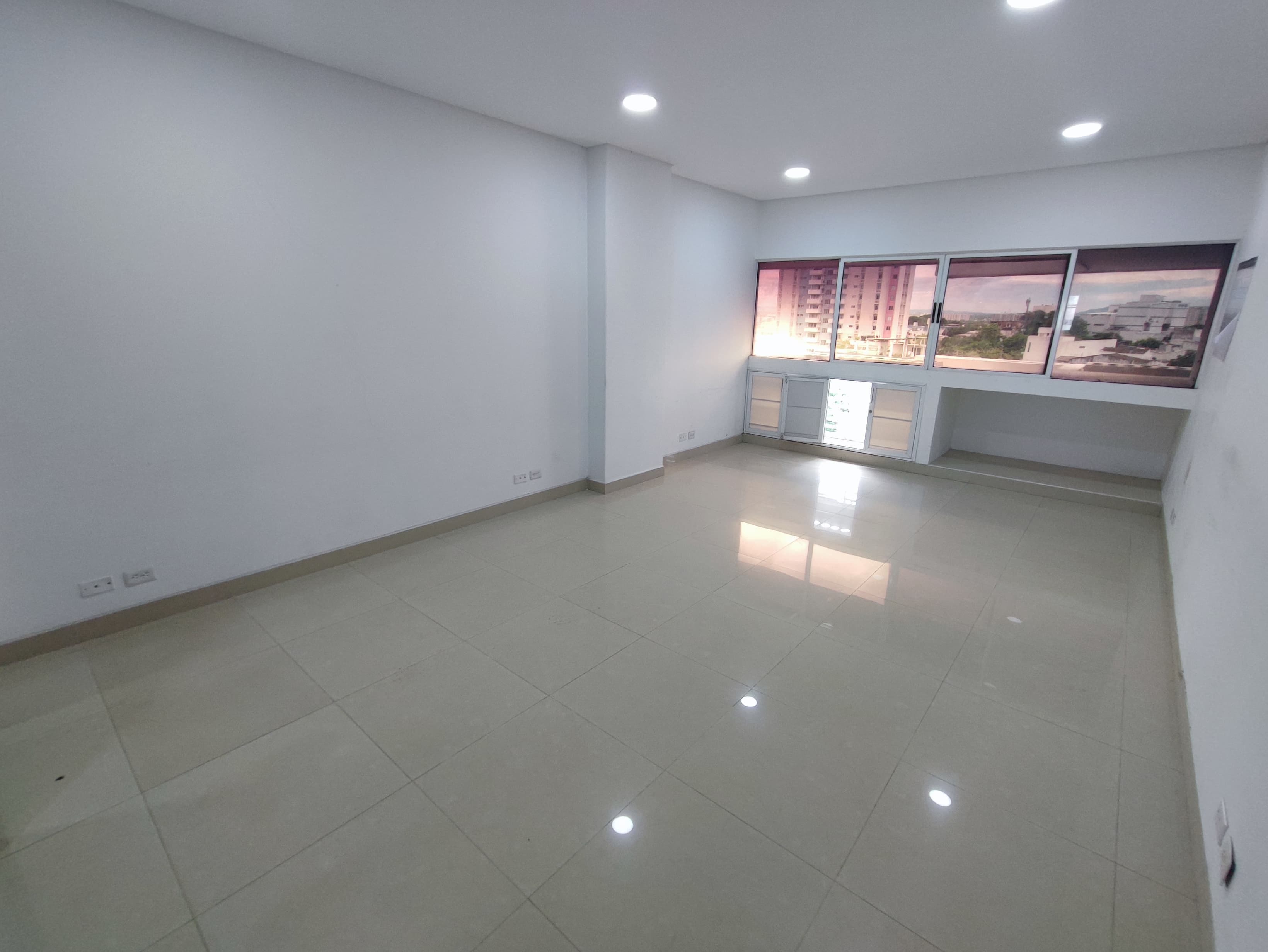 OFICINA EN ARRIENDO SANTA LUCIA - CARTAGENA
