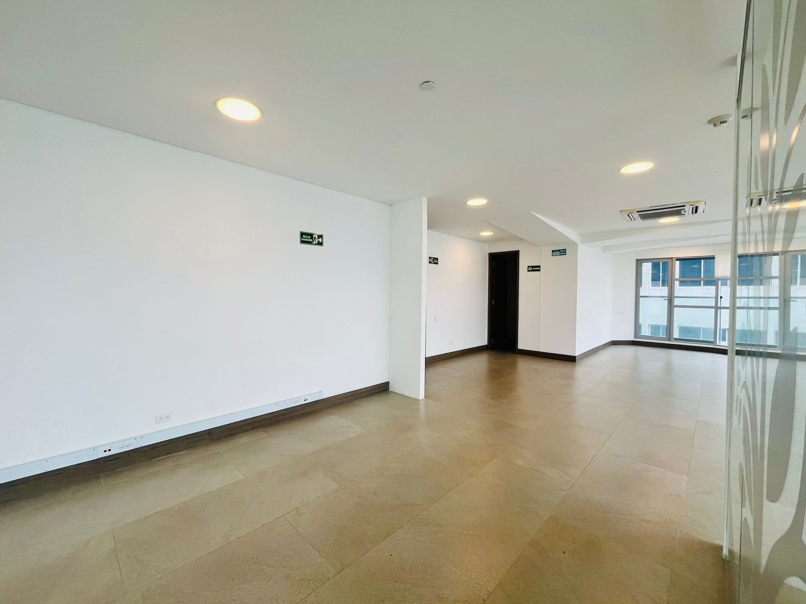 OFICINA EN ARRIENDO BOCAGRANDE - CARTAGENA
