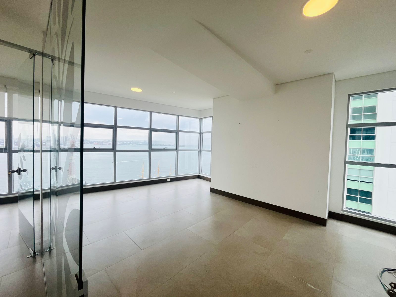 OFICINA EN ARRIENDO BOCAGRANDE - CARTAGENA