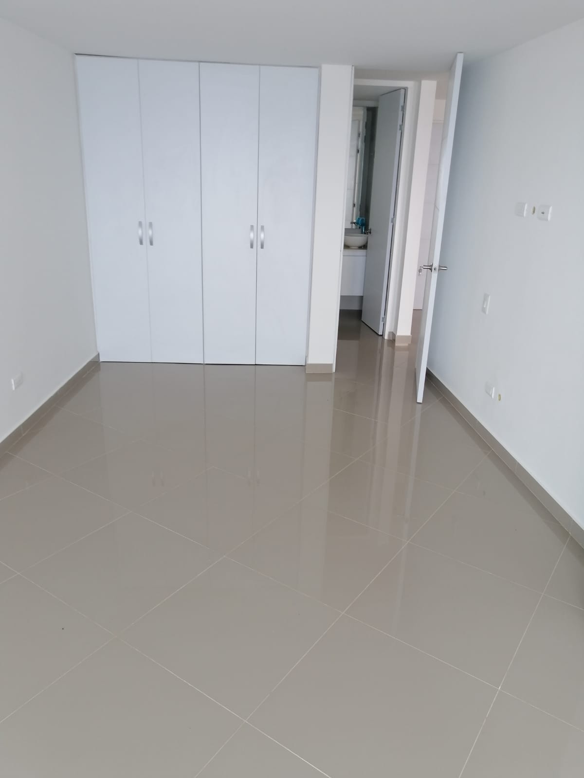 APARTAMENTO EN VENTA CRESPO - CARTAGENA