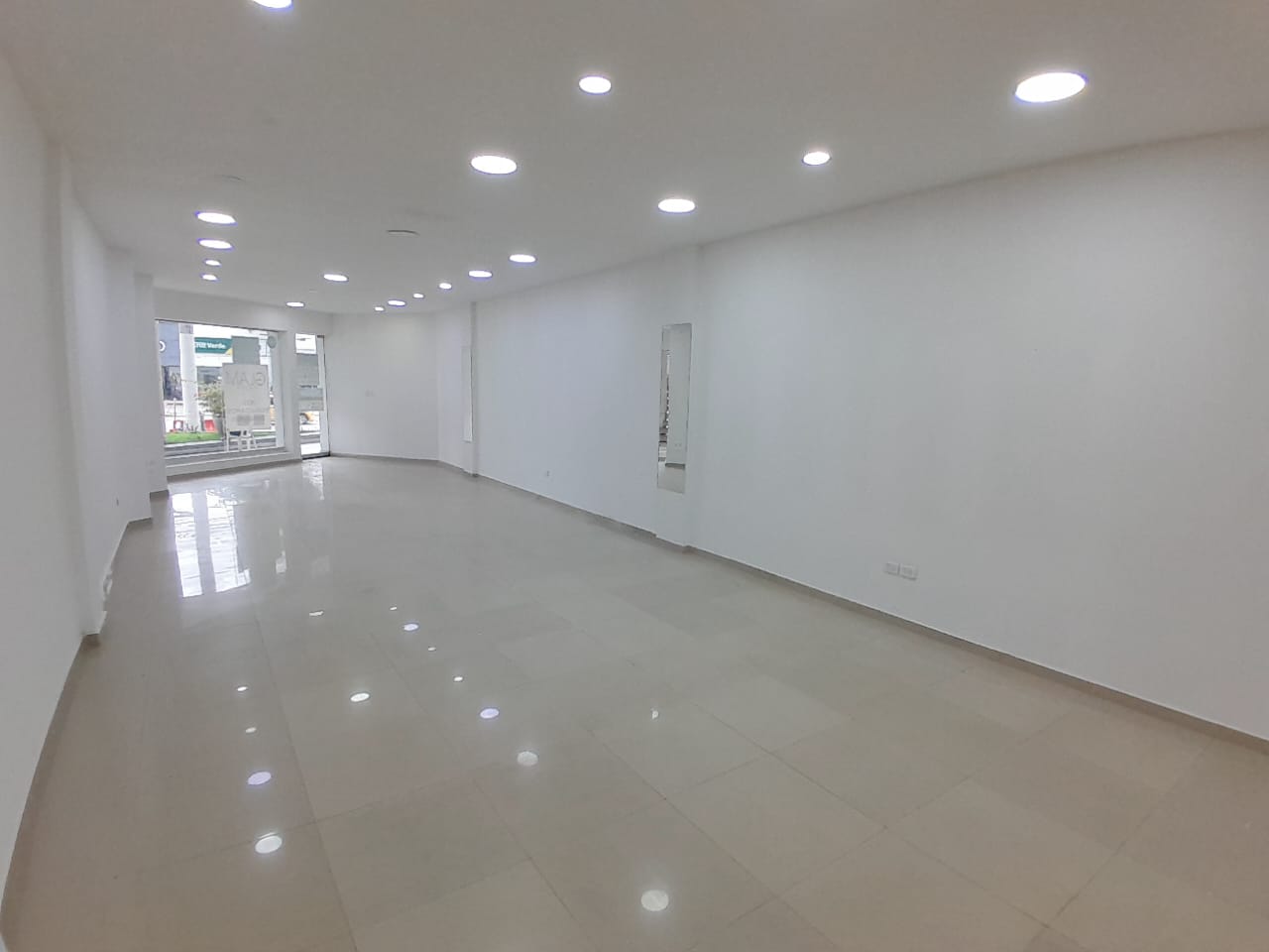 LOCAL EN ARRIENDO BOCAGRANDE - CARTAGENA