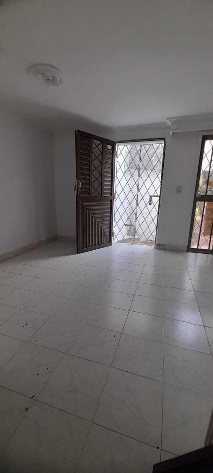 ARRIEDO APARTAMENTO EN PIE DE LA POPA