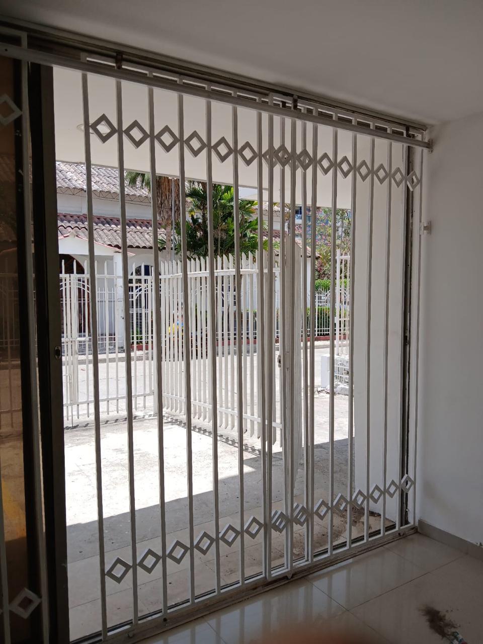 LOCAL COMERCIAL EN EL RECREO - CARTAGENA