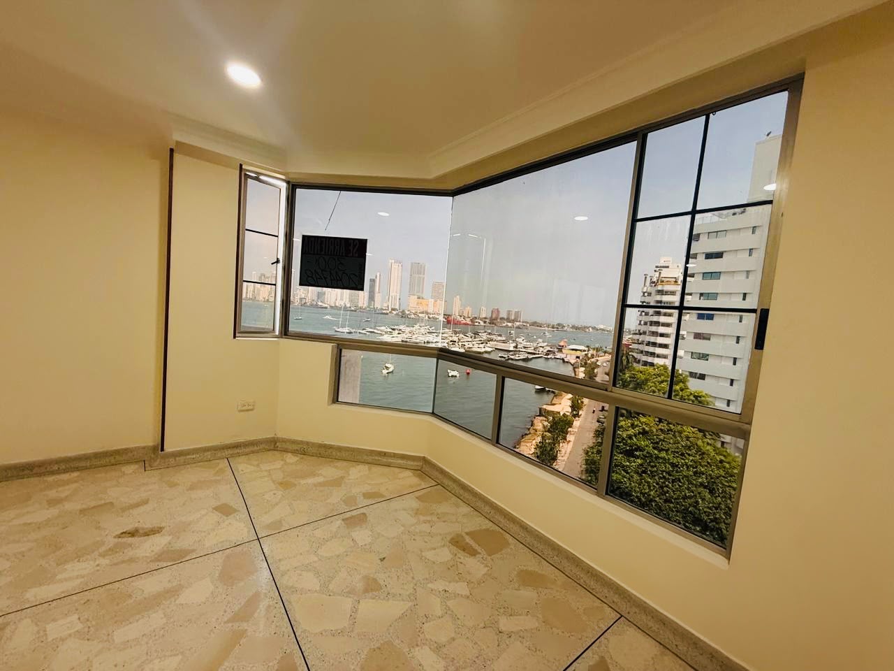 APARTAMENTO EN ARRIENDO EN MANGA-CARTAGENA