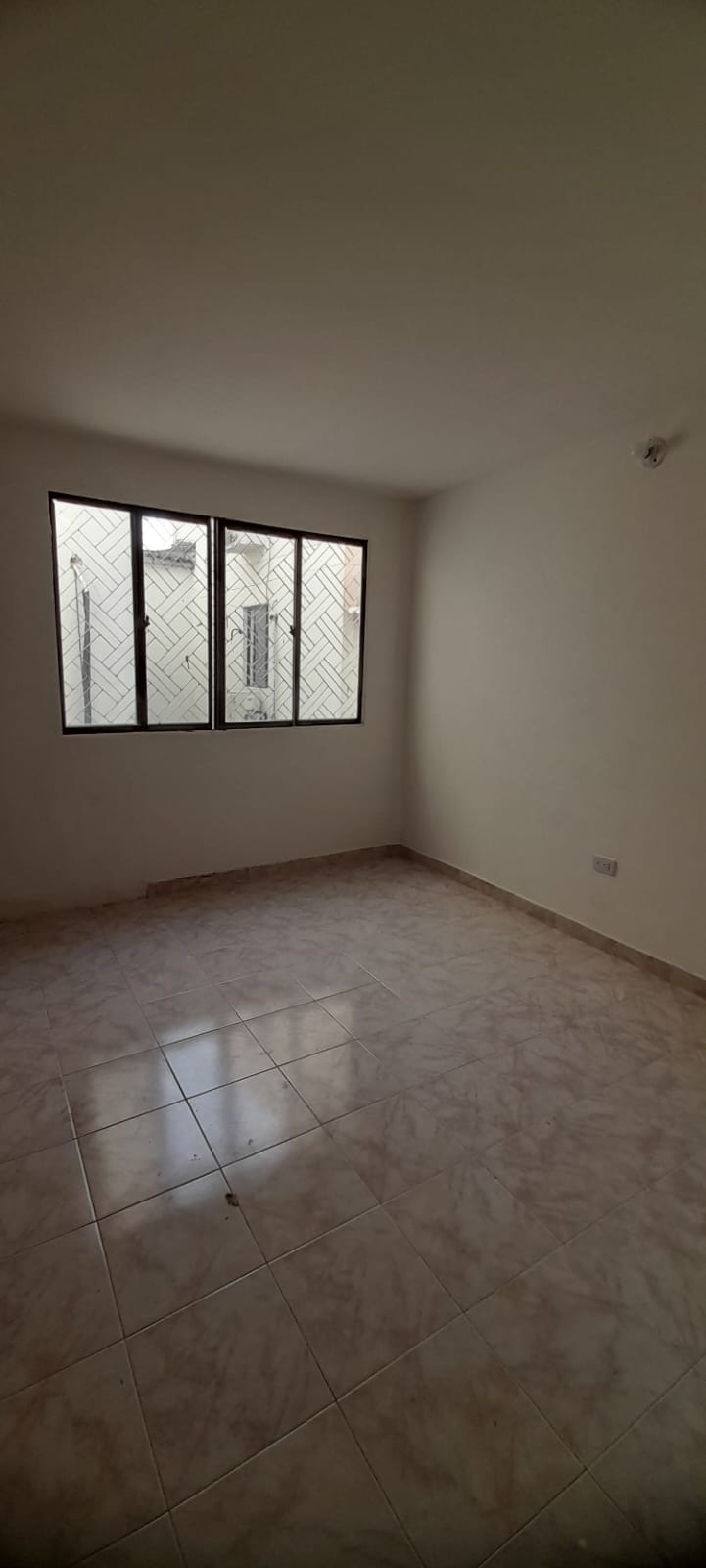 ARRIEDO APARTAMENTO EN PIE DE LA POPA