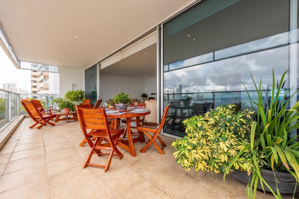 APARTAMENTO EN VENTA, BOCAGRANDE - CARTAGENA