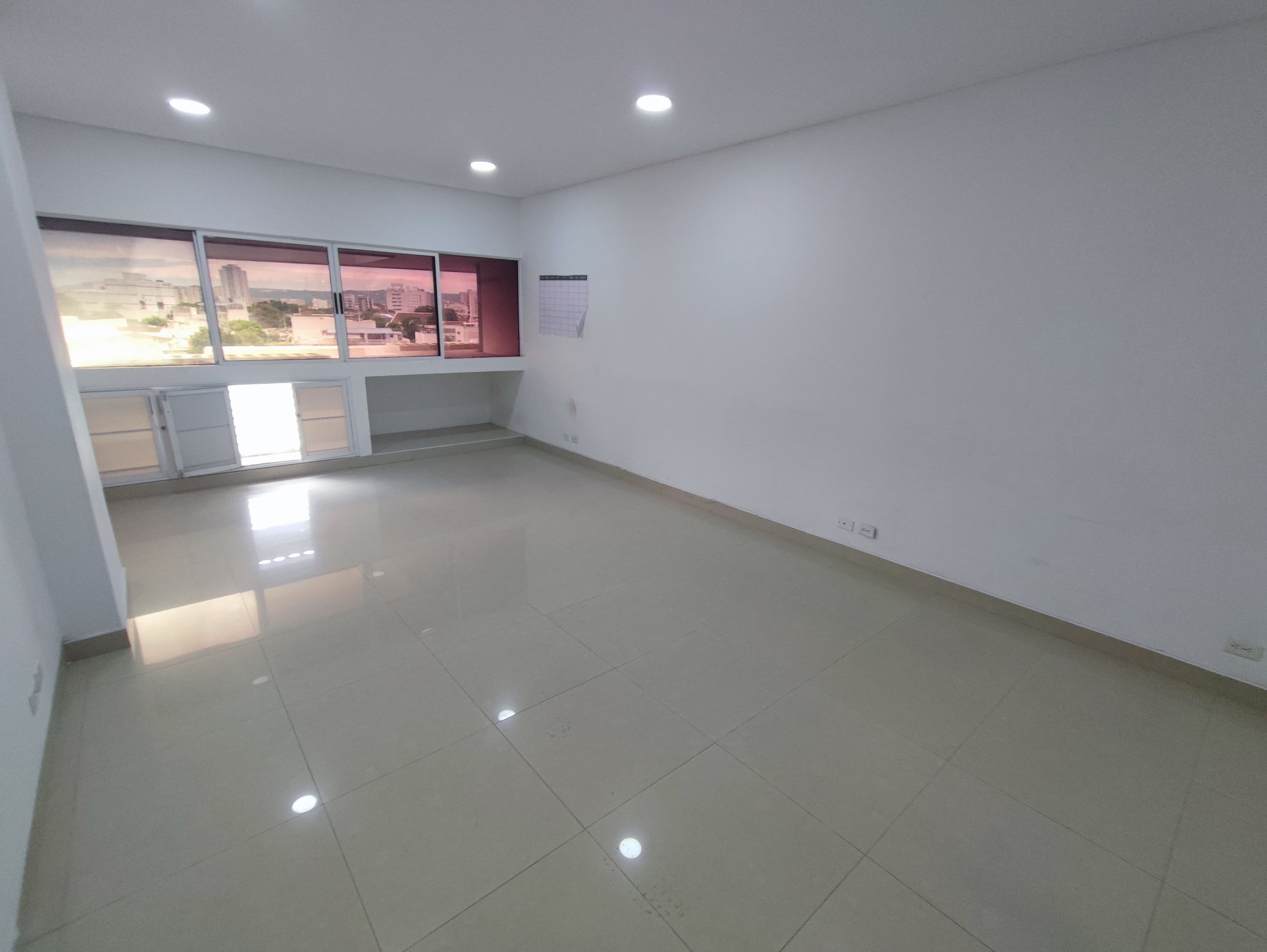 OFICINA EN ARRIENDO SANTA LUCIA - CARTAGENA
