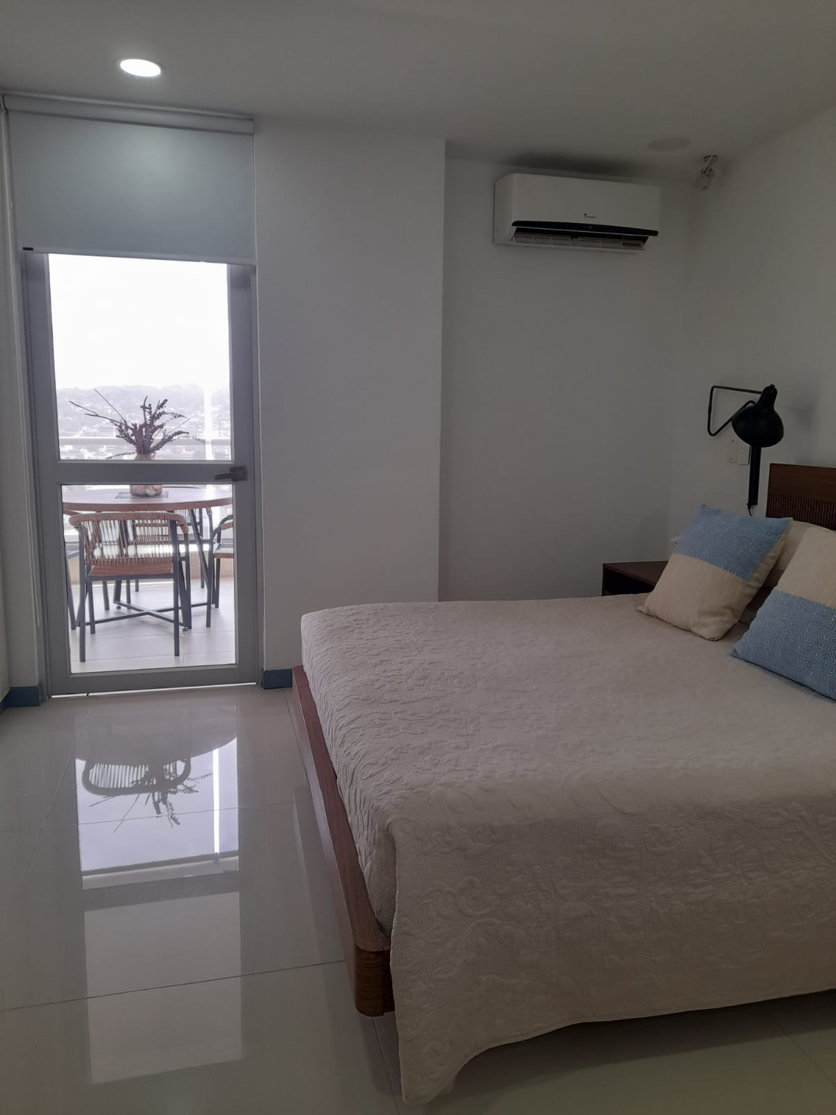 ARRIENDO APARTAMENTO AMOBLADO CRESPO- CARTAGENA