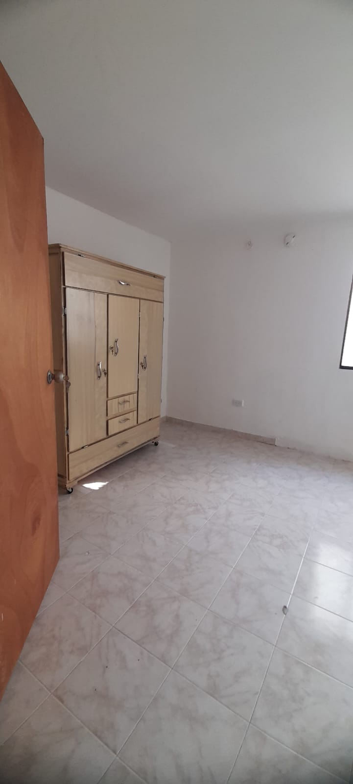 ARRIEDO APARTAMENTO EN PIE DE LA POPA