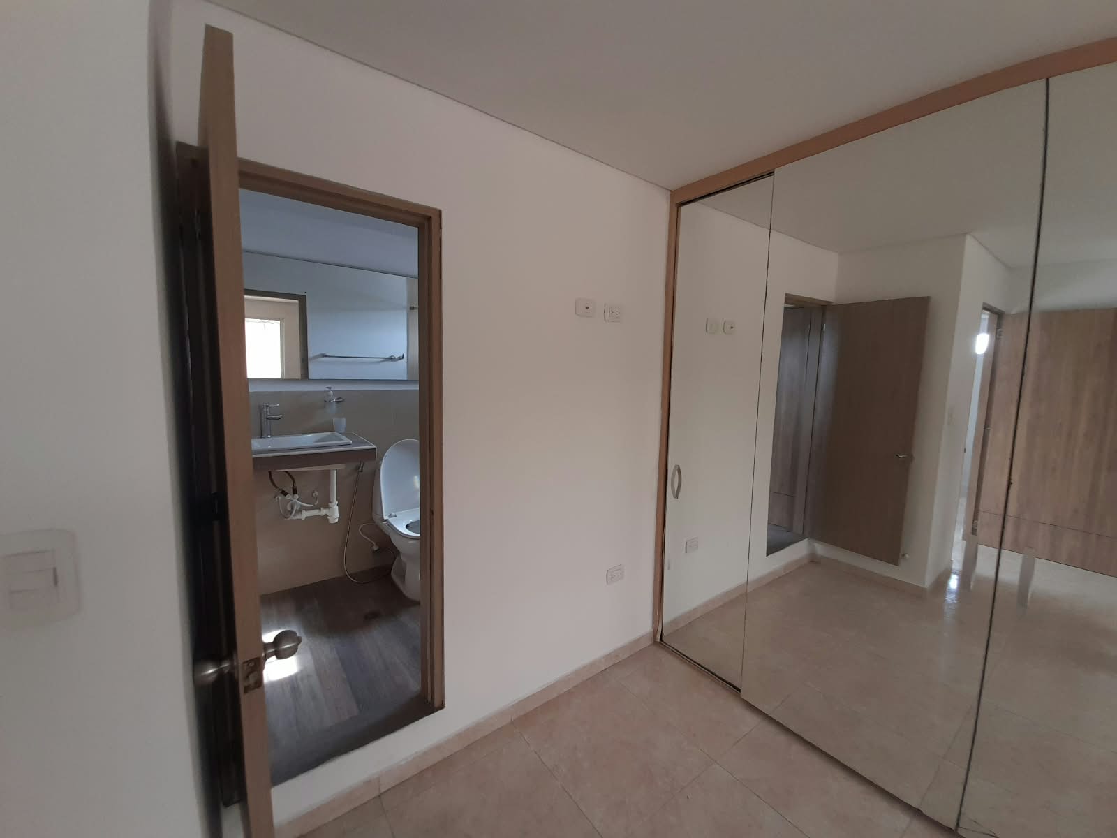EN ARRIENDO CASA COMERCIAL Y/O RESIDENCIAL EN CRESPO - CARTAGENA
