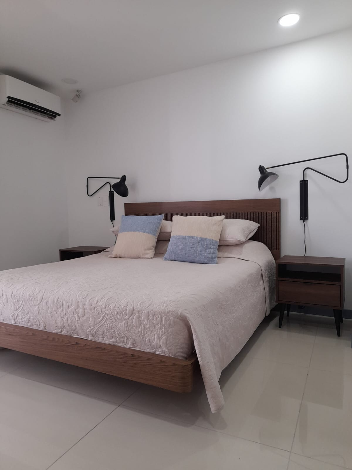 ARRIENDO APARTAMENTO AMOBLADO CRESPO- CARTAGENA
