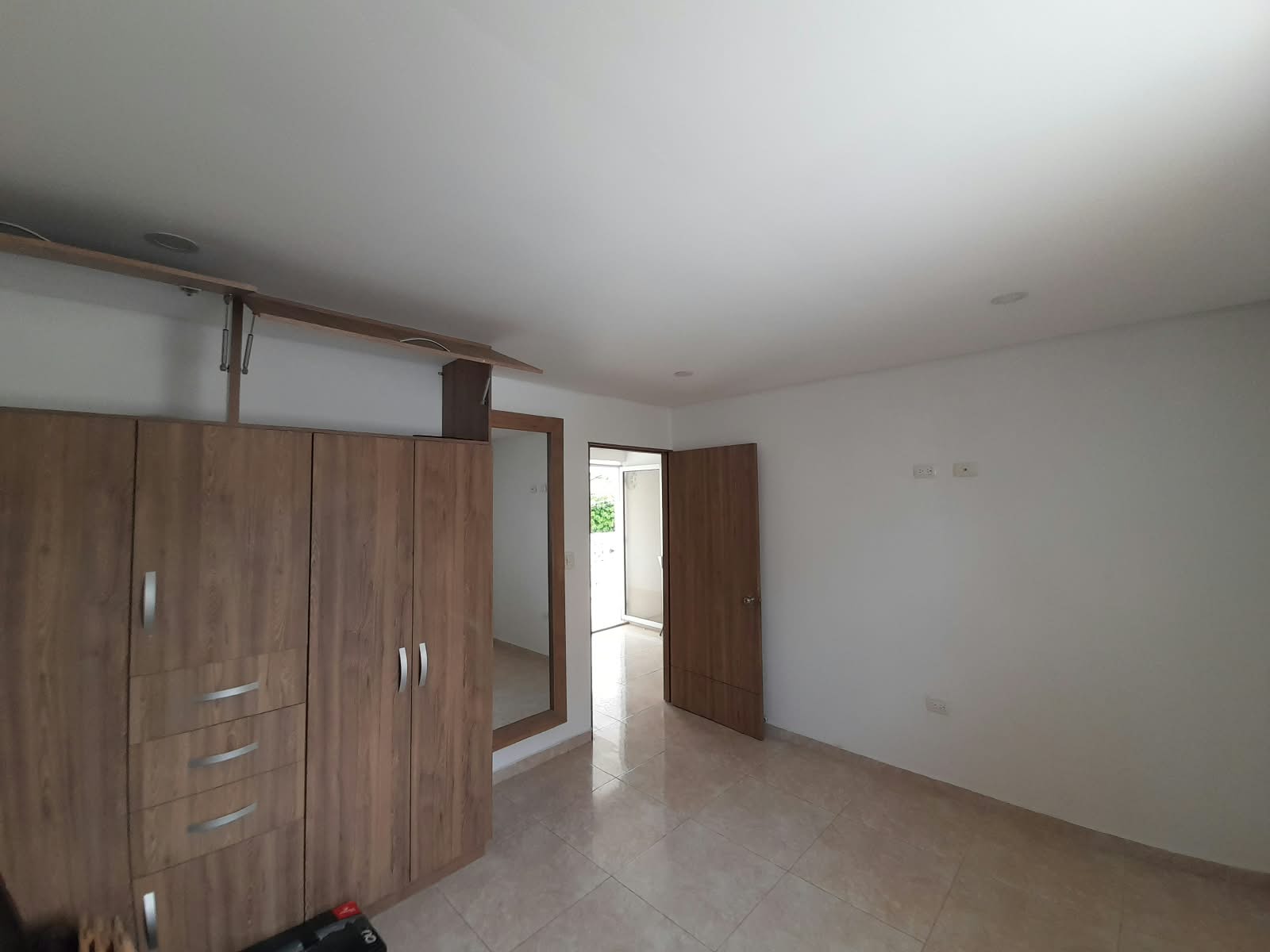 EN ARRIENDO CASA COMERCIAL Y/O RESIDENCIAL EN CRESPO - CARTAGENA