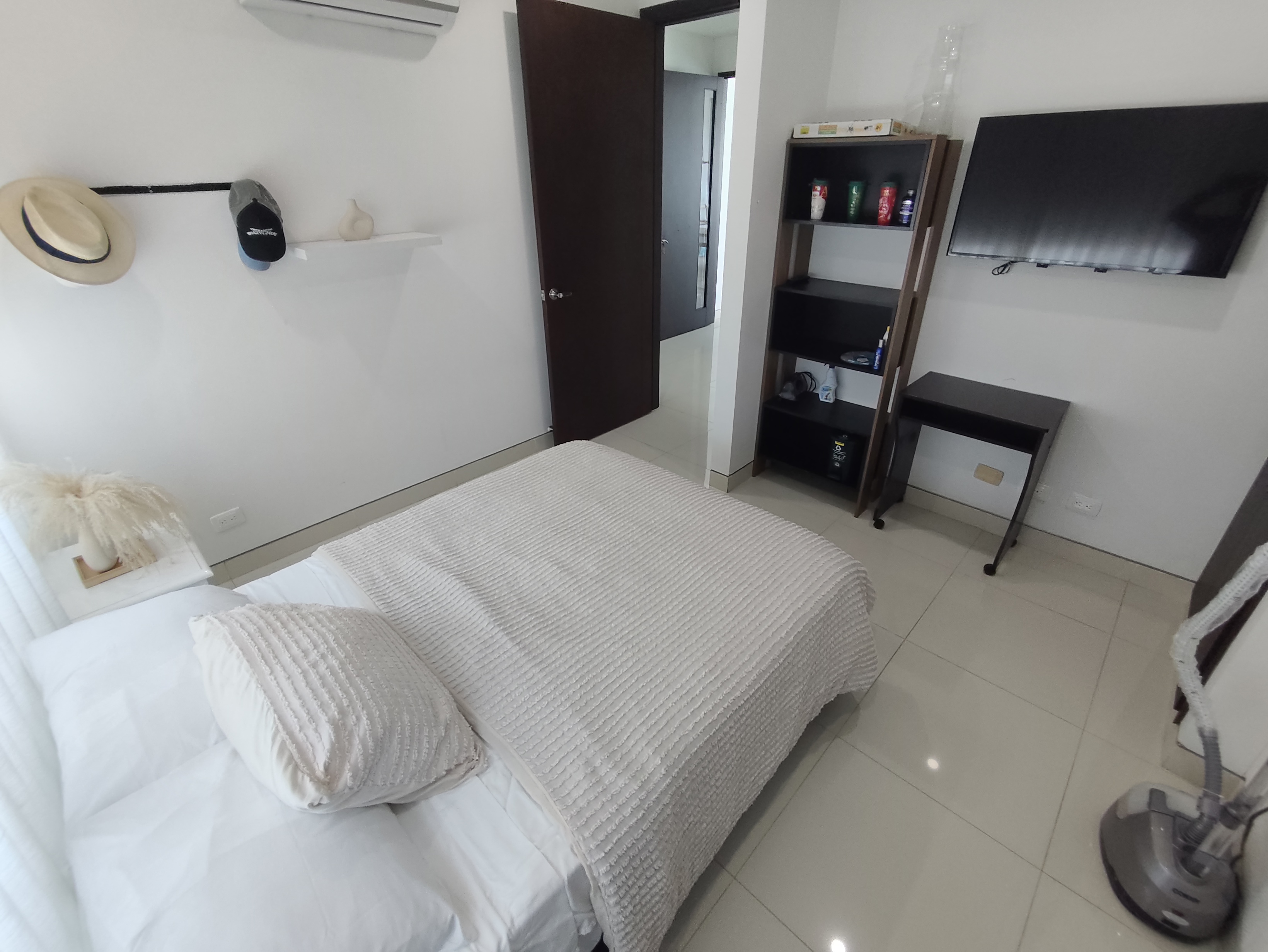 APARTAMENTO AMOBLADO EN ARRIENDO CASTILLOGRANDE - CARTAGENA
