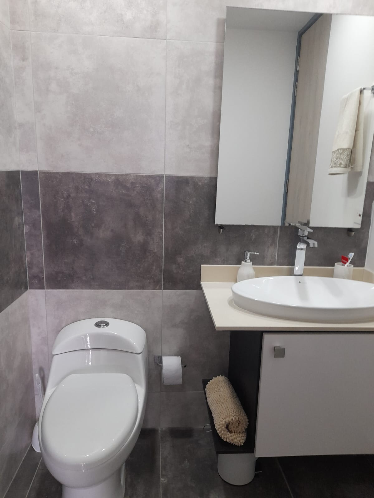 ARRIENDO APARTAMENTO AMOBLADO CRESPO- CARTAGENA
