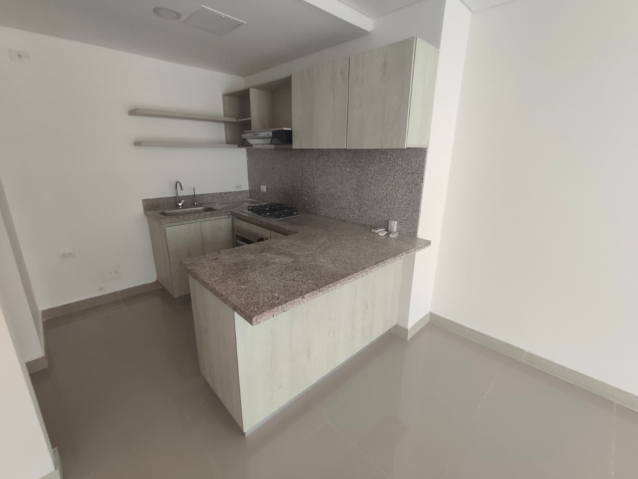 APARTAMENTO EN ARRIENDO EN MANGA - CARTAGENA