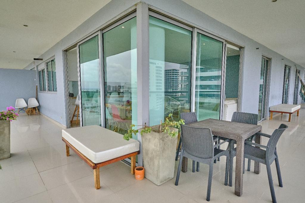 APARTAMENTO EN VENTA, CRESPO - CARTAGENA