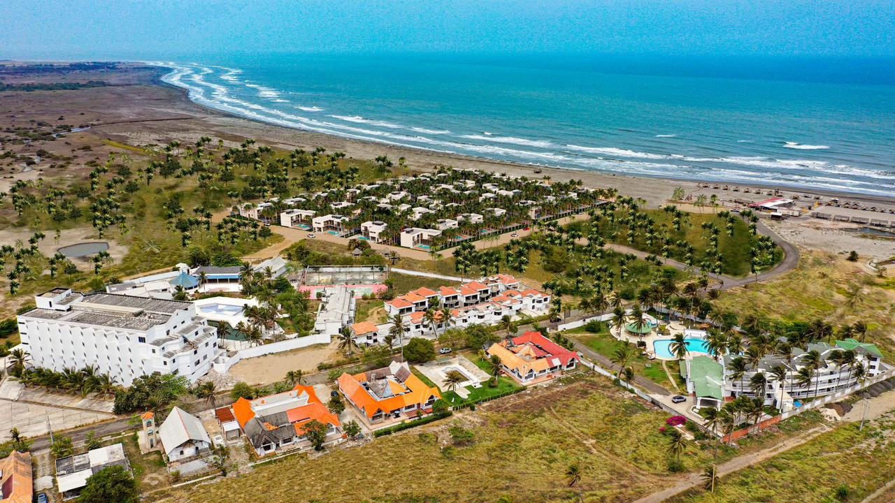 Lote en Condominio Privado Con Vista a la Playa. Venpermuto