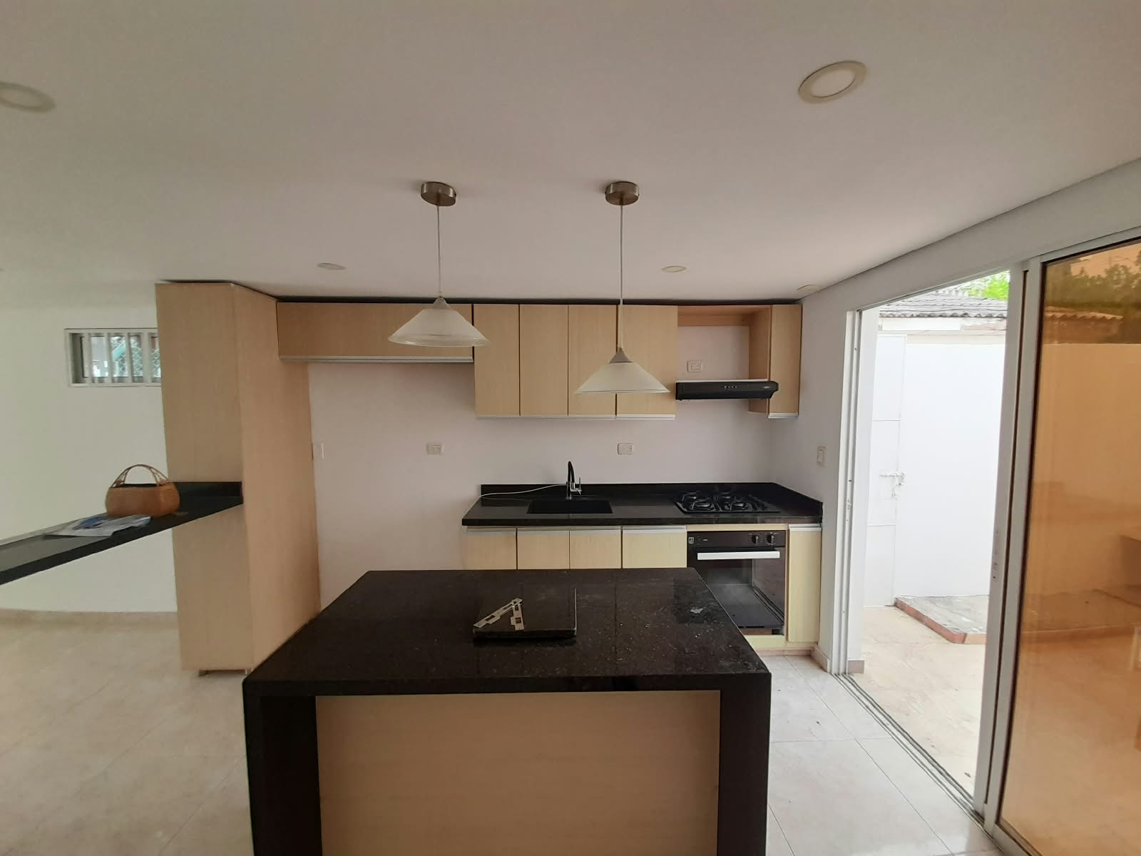 EN ARRIENDO CASA COMERCIAL Y/O RESIDENCIAL EN CRESPO - CARTAGENA