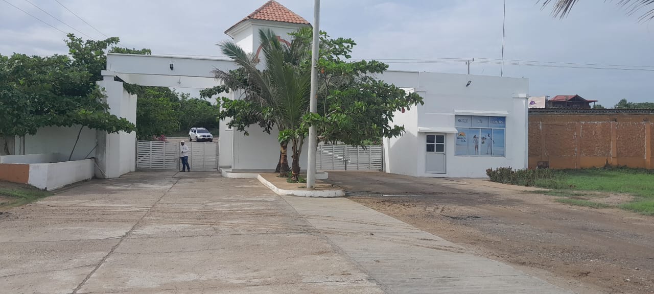 Lote en Condominio Privado Con Vista a la Playa. Venpermuto