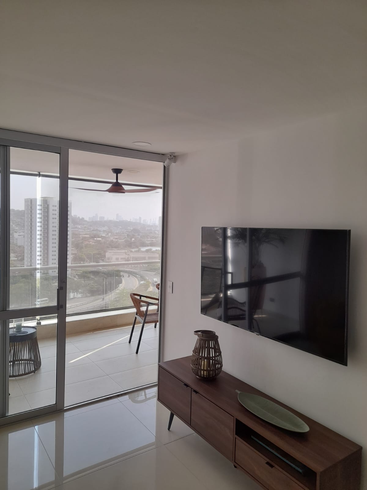 ARRIENDO APARTAMENTO AMOBLADO CRESPO- CARTAGENA