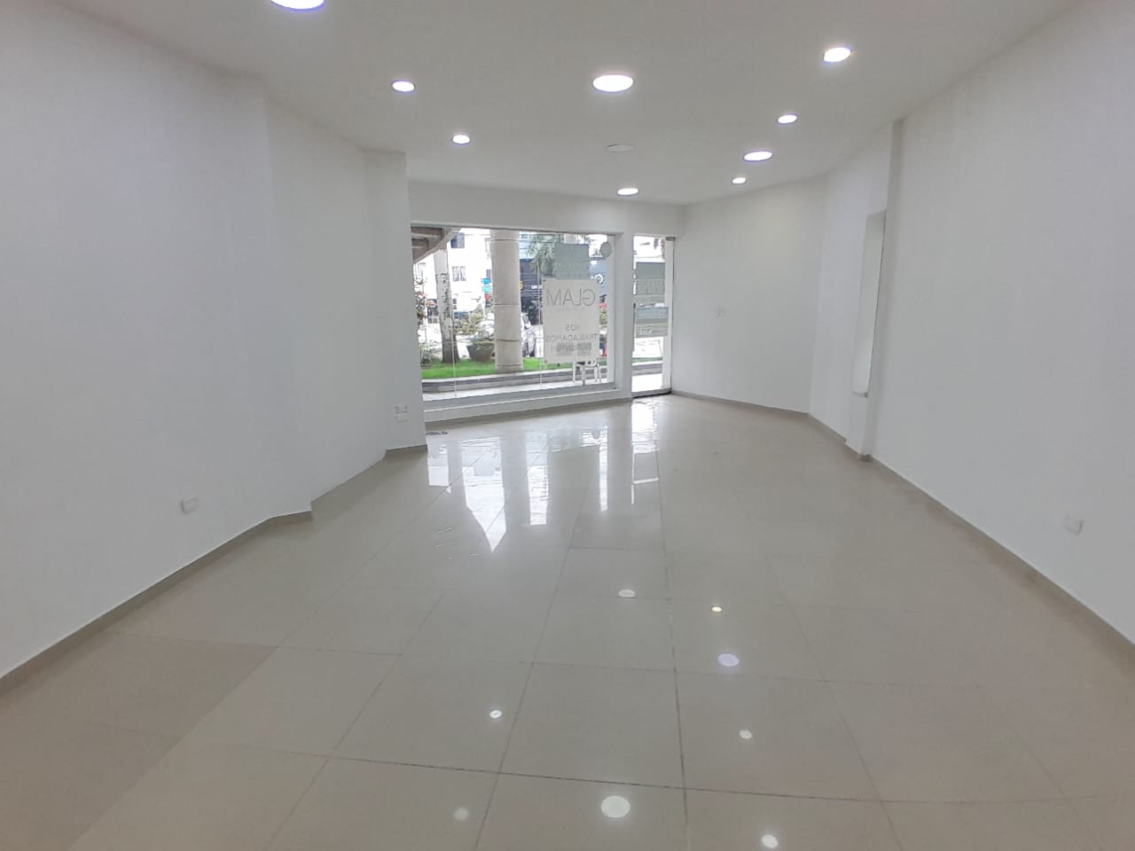 LOCAL EN ARRIENDO BOCAGRANDE - CARTAGENA