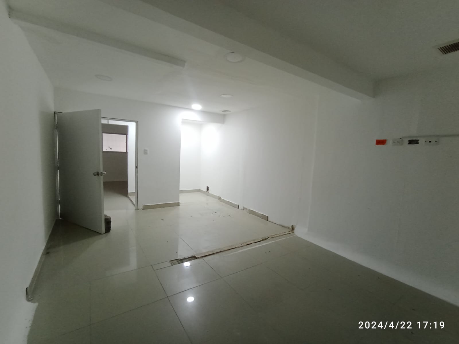 OFICINA EN ARRIENDO AMBERES - CARTAGENA
