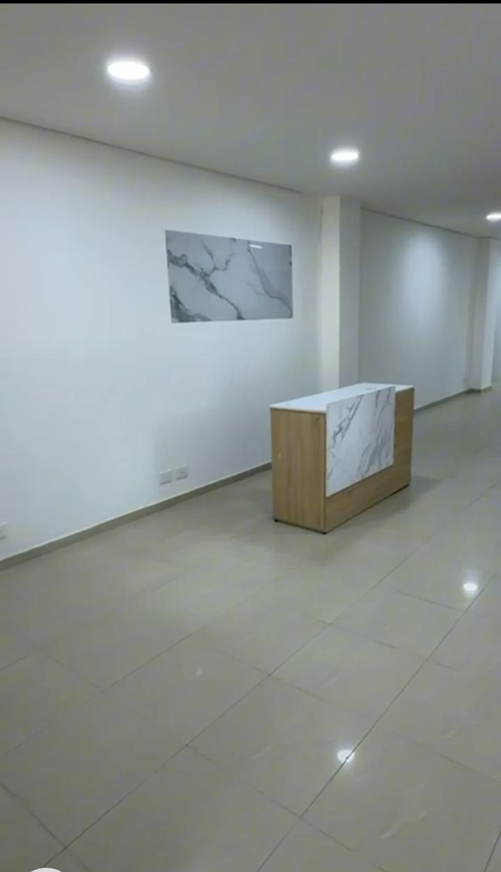 ARRIENDO OFICINA EN EL BOSQUE
