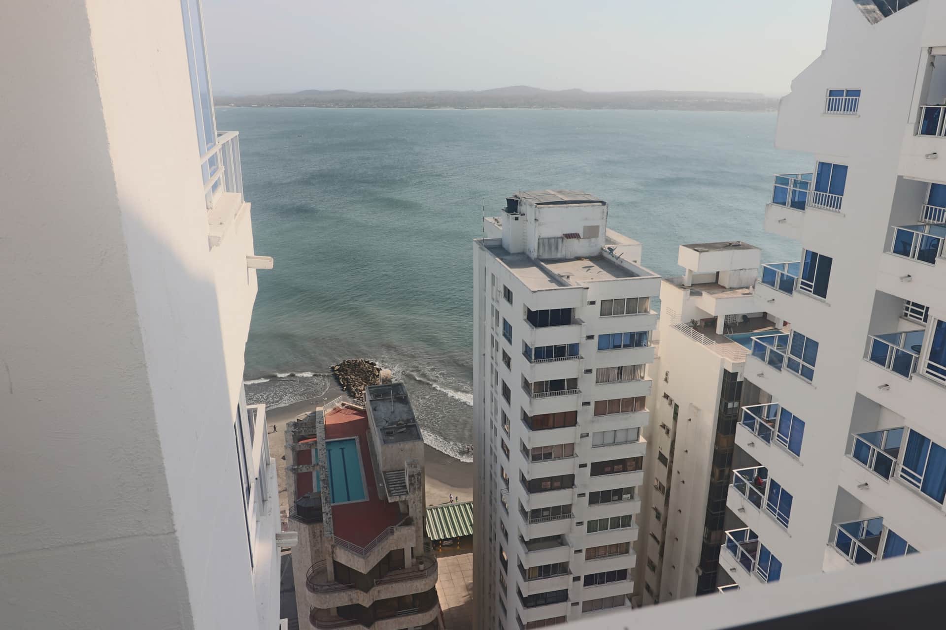 APARTAMENTO EN VENTA DE USO DE TURISMO  EL LAGUITO - CARTAGENA