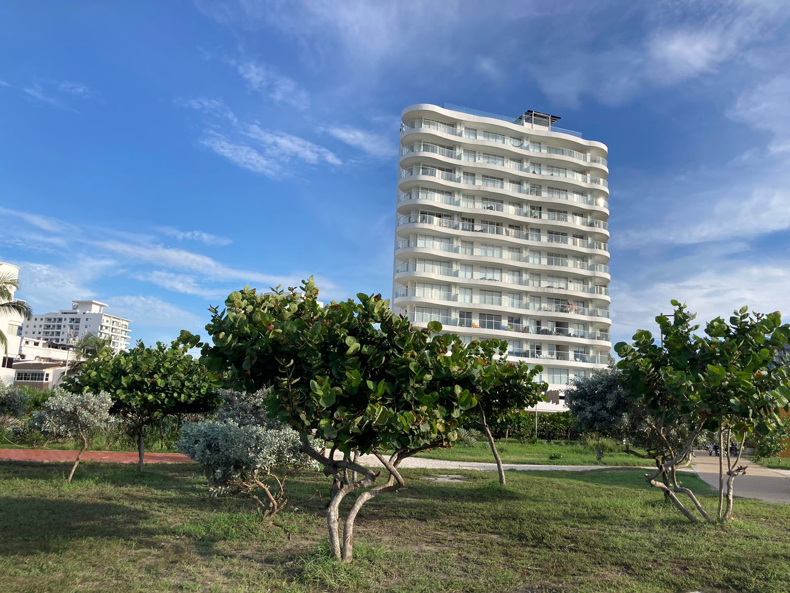 APARTAMENTO EN ARRIENDO AMOBLADO , CRESPO - CARTAGENA