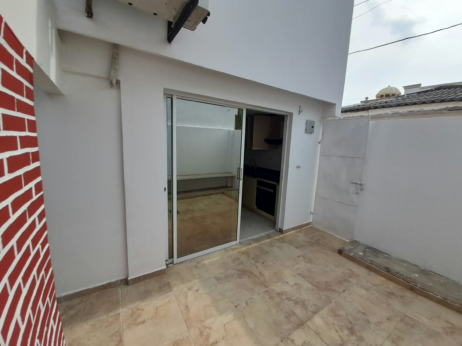 EN ARRIENDO CASA COMERCIAL Y/O RESIDENCIAL EN CRESPO - CARTAGENA