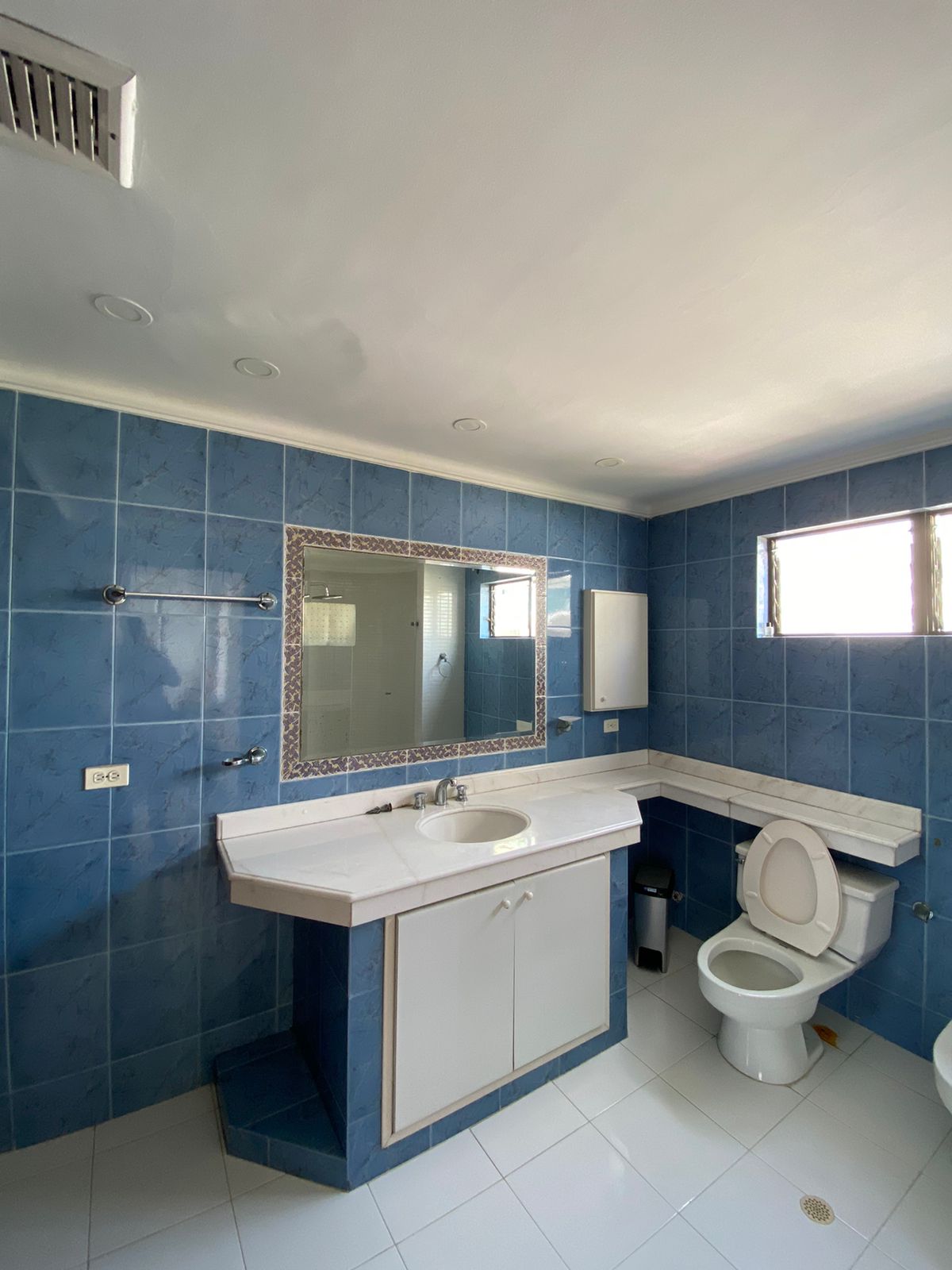 APARTAMENTO EN VENTA CASTILLOGRANDE - CARTAGENA