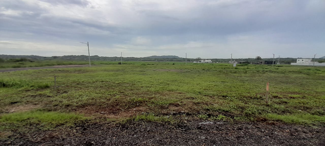 Lote en Condominio Privado Con Vista a la Playa. Venpermuto