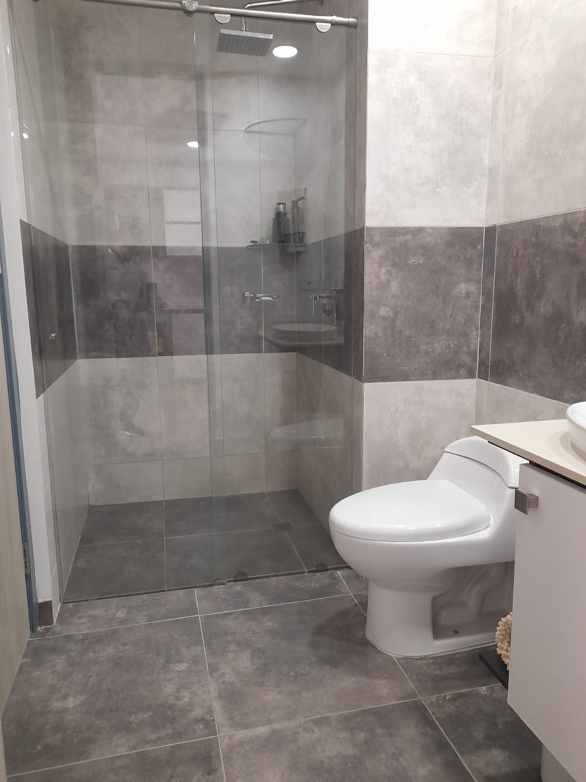 ARRIENDO APARTAMENTO AMOBLADO CRESPO- CARTAGENA