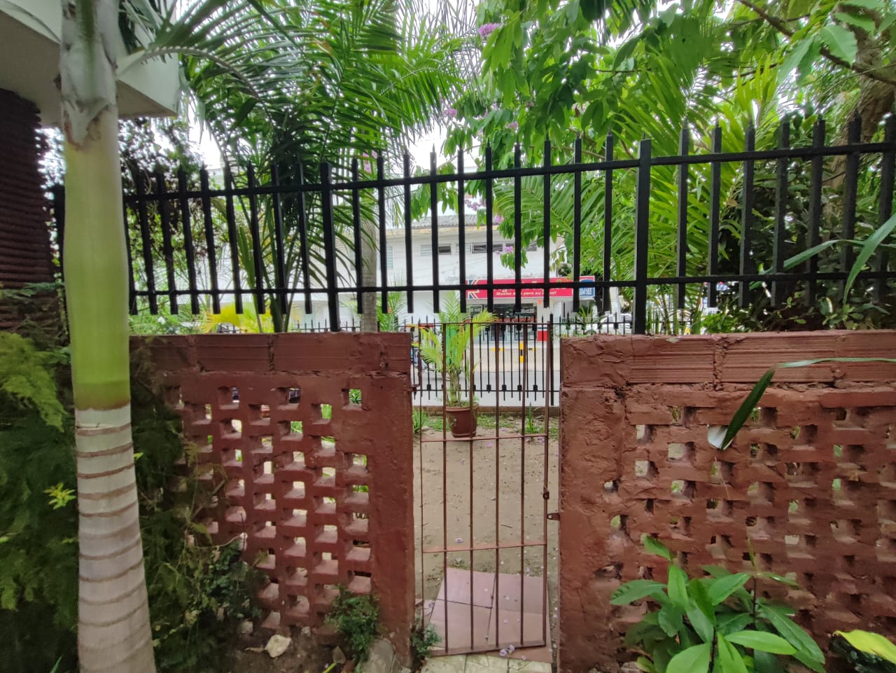 CASA COMERCIAL EN ARRIENDO MANGA  – CARTAGENA