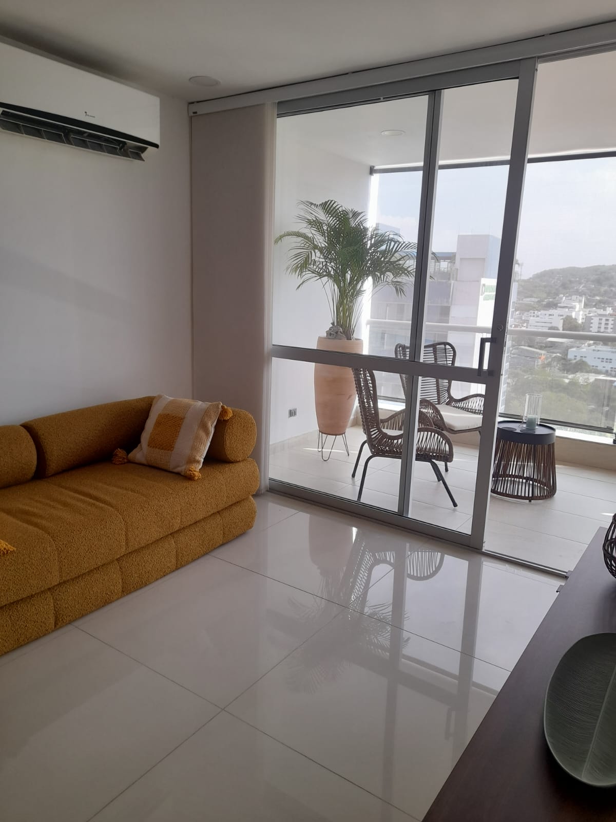 ARRIENDO APARTAMENTO AMOBLADO CRESPO- CARTAGENA