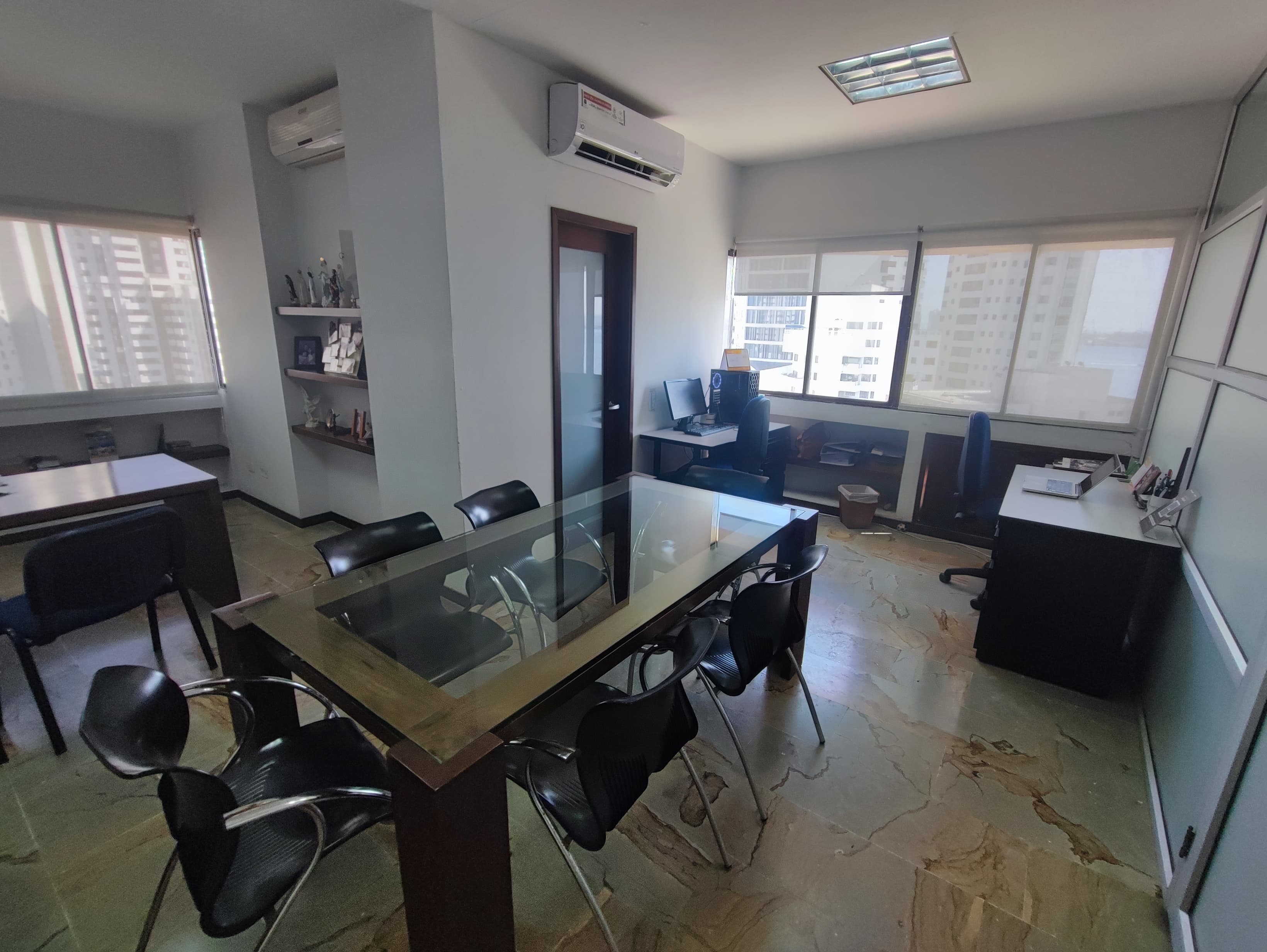 OFICINA  EN VENTA, BOCAGRANDE - CARTAGENA