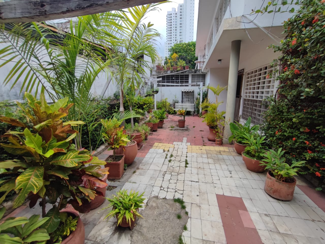 CASA COMERCIAL EN ARRIENDO MANGA  – CARTAGENA