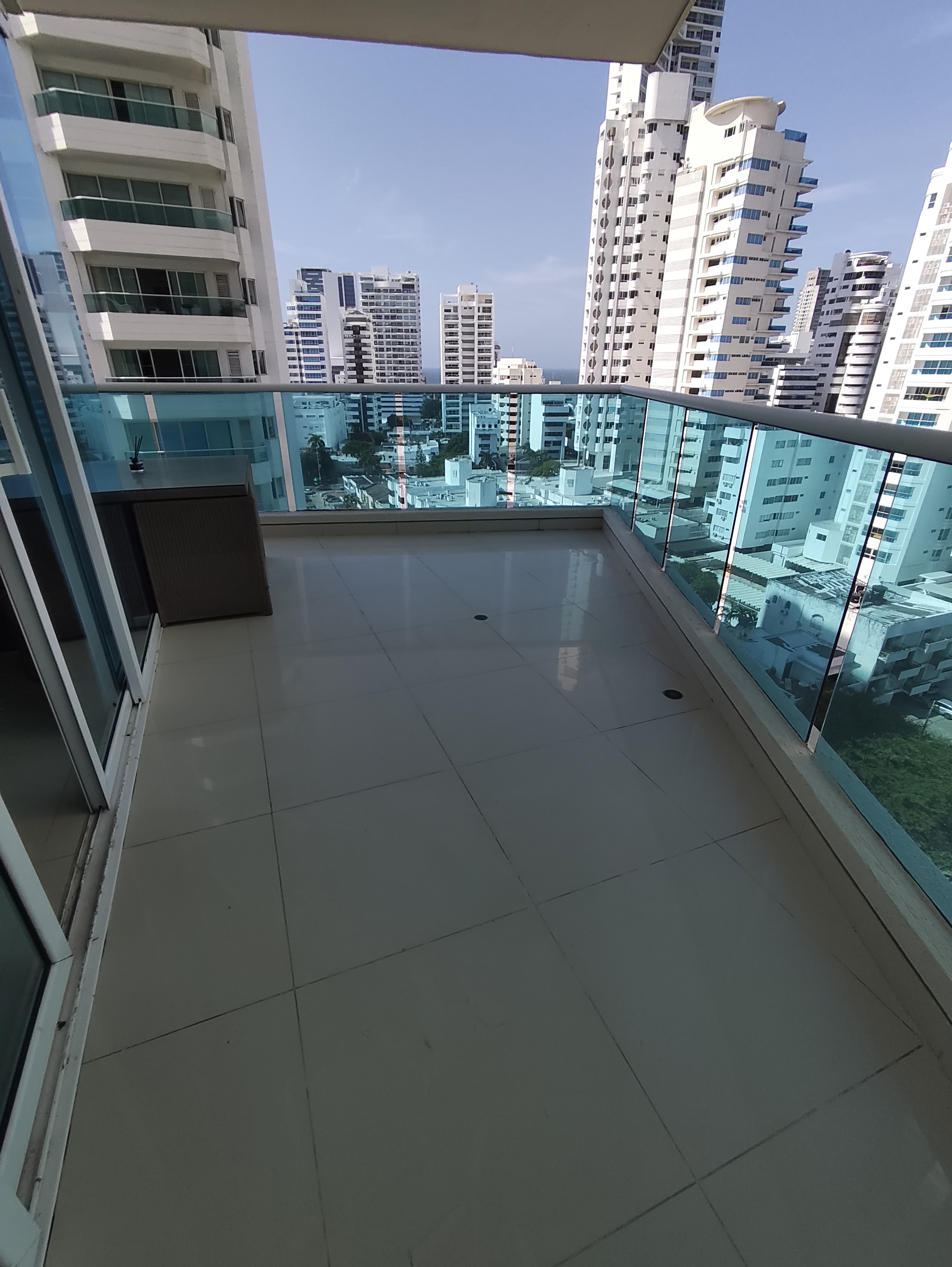 APARTAMENTO AMOBLADO EN ARRIENDO CASTILLOGRANDE - CARTAGENA