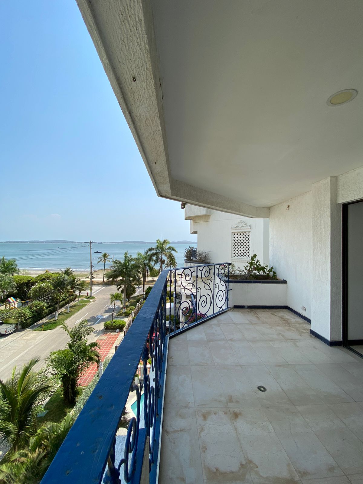 APARTAMENTO EN VENTA CASTILLOGRANDE - CARTAGENA