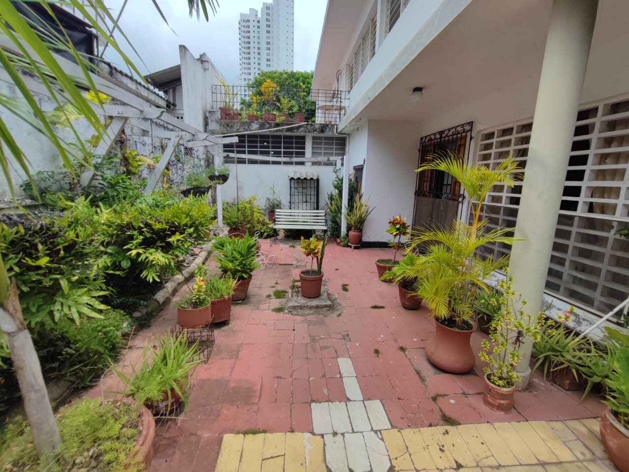 CASA COMERCIAL EN ARRIENDO MANGA  – CARTAGENA