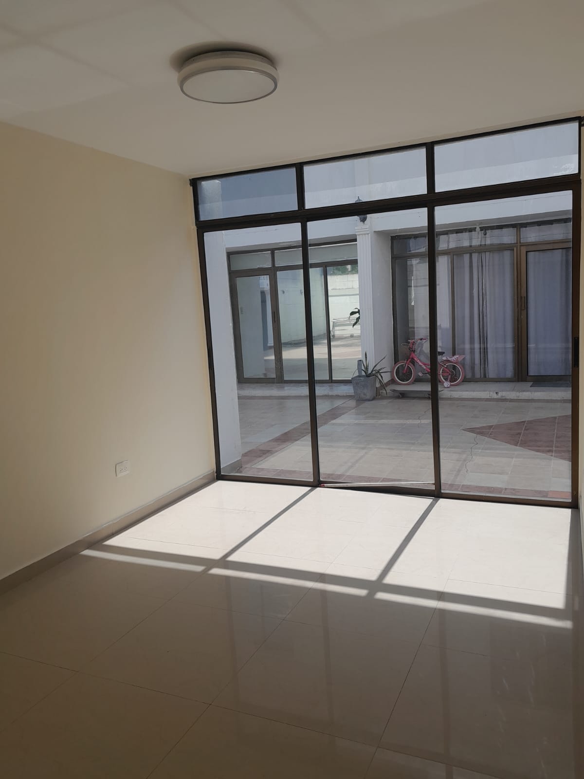CASA EN ARRIENDO  MANGA - CARTAGENA