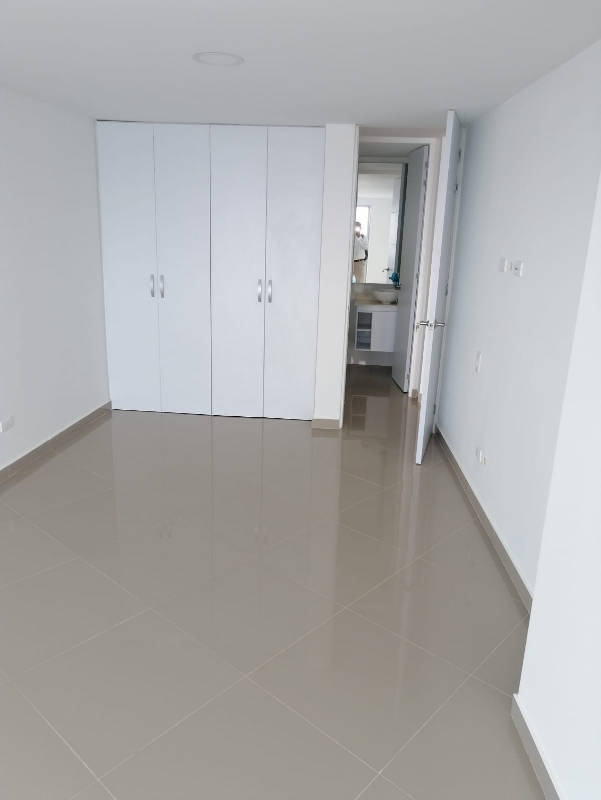 APARTAMENTO EN VENTA CRESPO - CARTAGENA