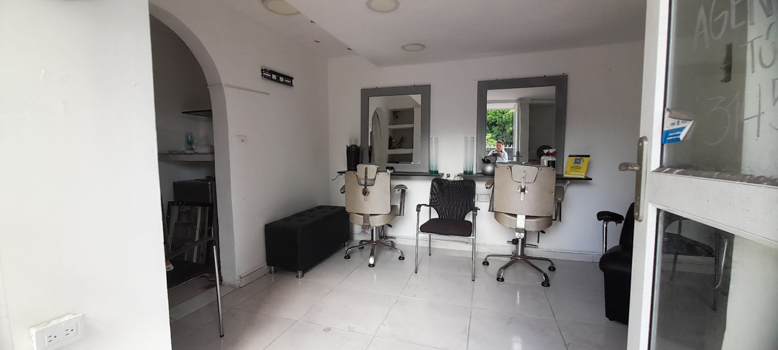 LOCAL AMOBLADO EN ARRIENDO MANGA - CARTAGENA