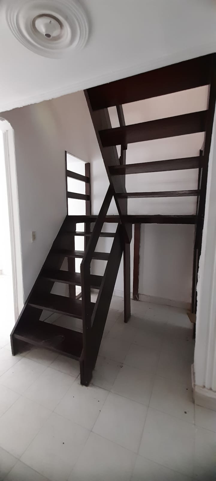ARRIEDO APARTAMENTO EN PIE DE LA POPA