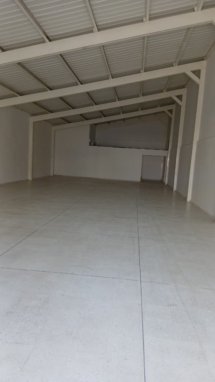 ARRIENDO EXCELENTE LOCAL EN BRUSELAS